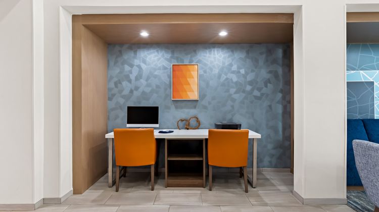 Holiday Inn Express Perry Other