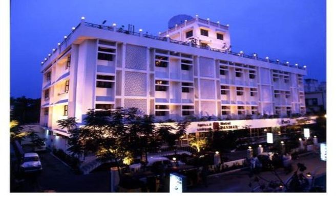 Hotel Pandian Exterior
