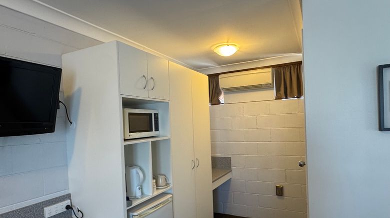 <b>Mandalay Motel Room</b>. Images powered by <a href="https://www.leonardoworldwide.com/" title="Leonardo Worldwide" target="_blank">Leonardo</a>.