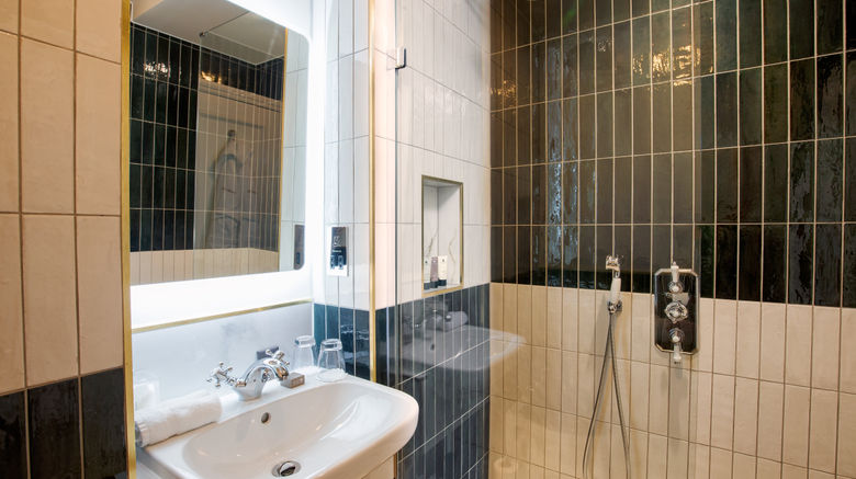 <b>Capital Hotel, Apartments & Townhouse Room</b>. Images powered by <a href="https://www.leonardoworldwide.com/" title="Leonardo Worldwide" target="_blank">Leonardo</a>.