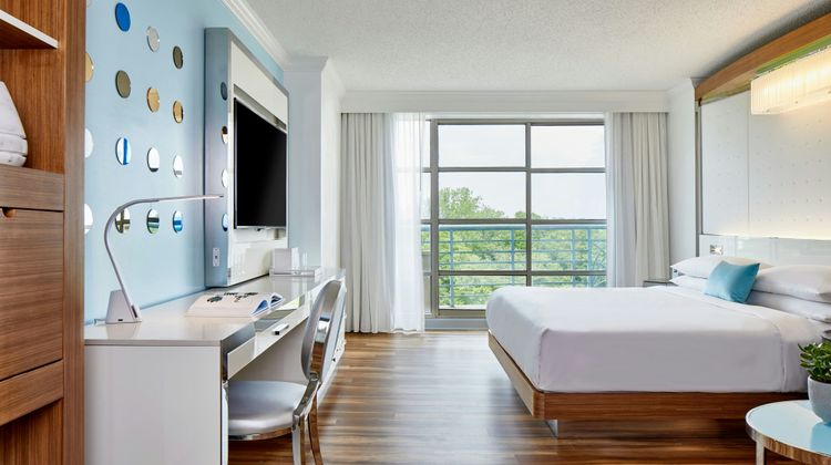 Renaissance Charlotte SouthPark Hotel Room
