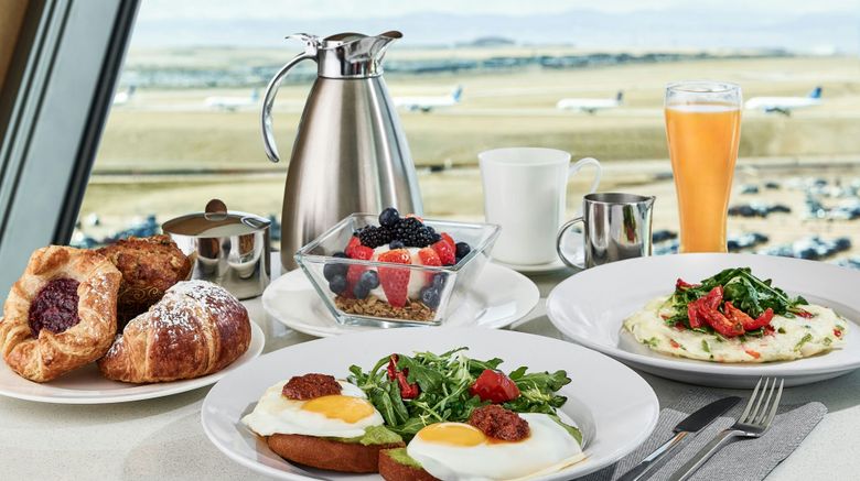 <b>The Westin Denver International Airport Restaurant</b>. Images powered by <a href="https://www.leonardoworldwide.com/" title="Leonardo Worldwide" target="_blank">Leonardo</a>.