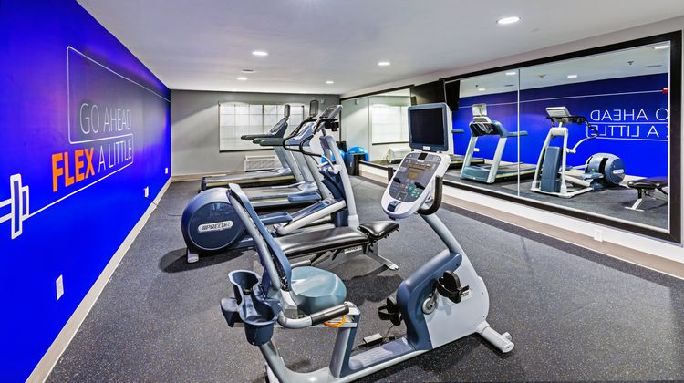 Holiday Inn Express Hotel & Suites Health Club