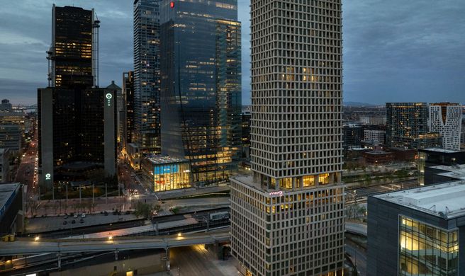 Moxy Montreal Downtown Exterior