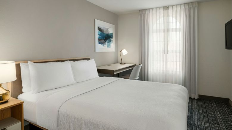 <b>TownePlace Suites Detroit Dearborn Room</b>. Images powered by <a href="https://www.leonardoworldwide.com/" title="Leonardo Worldwide" target="_blank">Leonardo</a>.