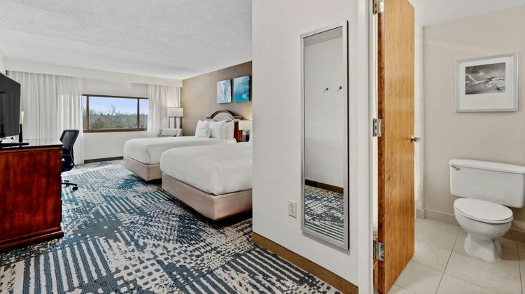 Delta Hotels Mount Pleasant Room
