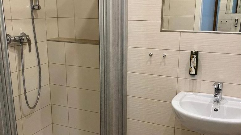 <b>Am Bayrischen Platz Room</b>. Images powered by <a href="https://www.leonardoworldwide.com/" title="Leonardo Worldwide" target="_blank">Leonardo</a>.