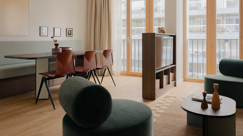 <b>Edgar Suites - Hameau Room</b>. Images powered by <a href="https://www.leonardoworldwide.com/" title="Leonardo Worldwide" target="_blank">Leonardo</a>.