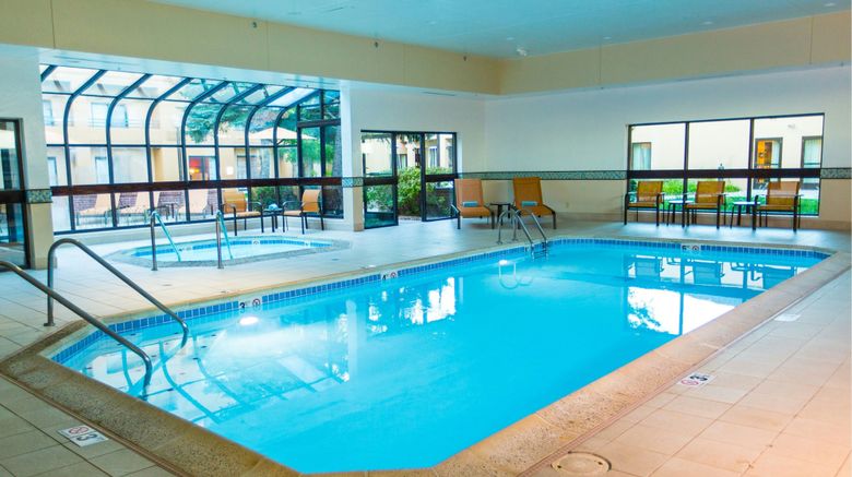<b>Courtyard by Marriott Chicago O'Hare Pool</b>. Images powered by <a href="https://www.leonardoworldwide.com/" title="Leonardo Worldwide" target="_blank">Leonardo</a>.