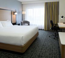 Fairfield Inn & Suites Montreal Airport Room