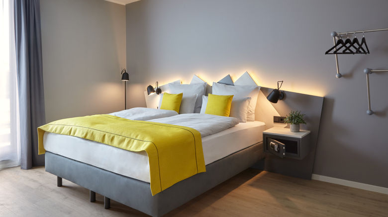 <b>Candlewood Suites Dusseldorf Airport Room</b>. Images powered by <a href="https://www.leonardoworldwide.com/" title="Leonardo Worldwide" target="_blank">Leonardo</a>.