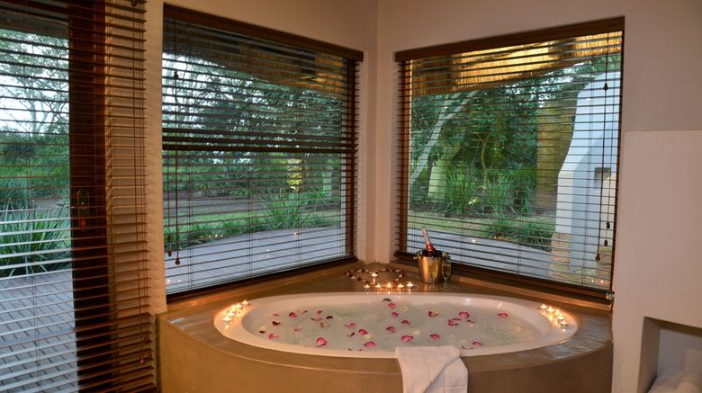 <b>ANEW Hotel Hluhluwe Room</b>. Images powered by <a href="https://www.leonardoworldwide.com/" title="Leonardo Worldwide" target="_blank">Leonardo</a>.