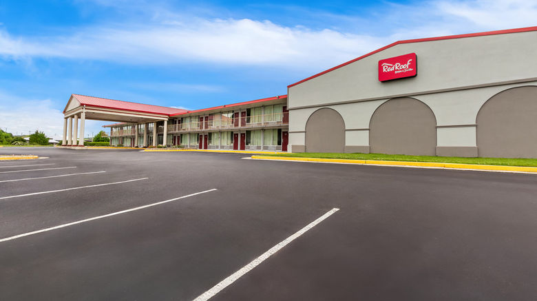 <b>Red Roof Inn & Suites Cave City Exterior</b>. Images powered by <a href="https://www.leonardoworldwide.com/" title="Leonardo Worldwide" target="_blank">Leonardo</a>.