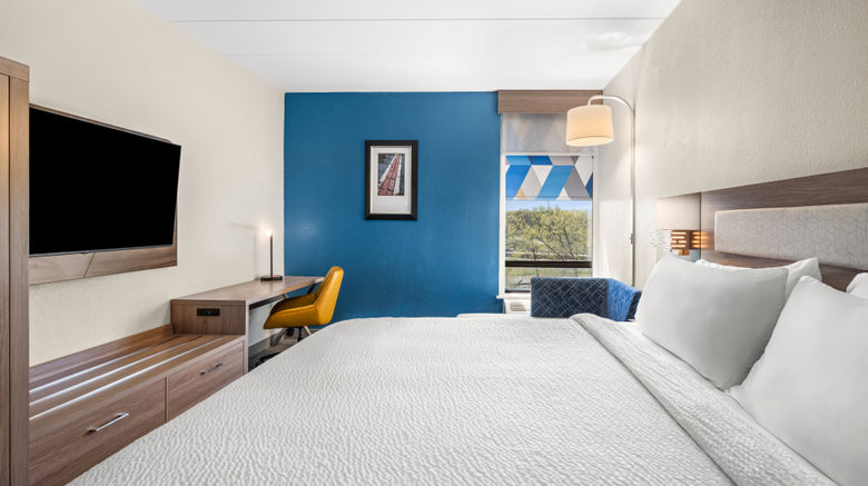 <b>Holiday Inn Express Boston North-Woburn Room</b>. Images powered by <a href="https://www.leonardoworldwide.com/" title="Leonardo Worldwide" target="_blank">Leonardo</a>.