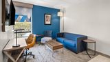 Holiday Inn Express Boston North-Woburn Suite