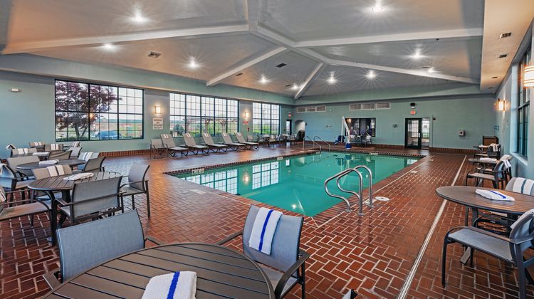 Holiday Inn Express Hotel & Suites Pool