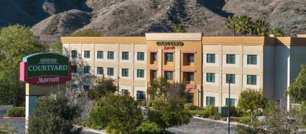 Courtyard Santa Clarita Valencia Exterior