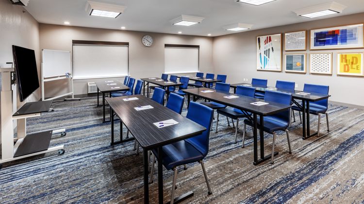Holiday Inn Express Hotel & Suites Meeting