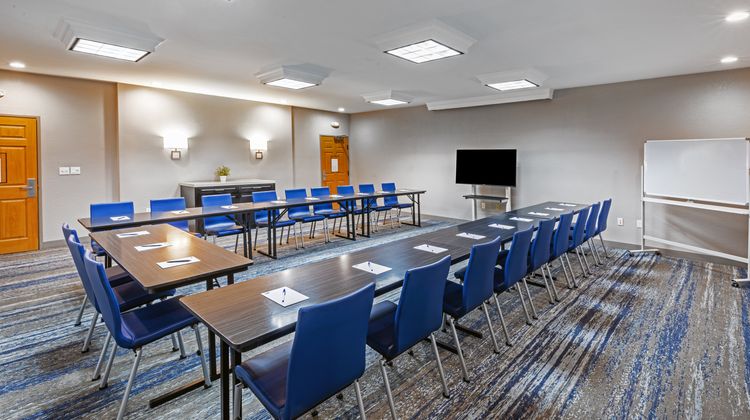 Holiday Inn Express Hotel & Suites Meeting