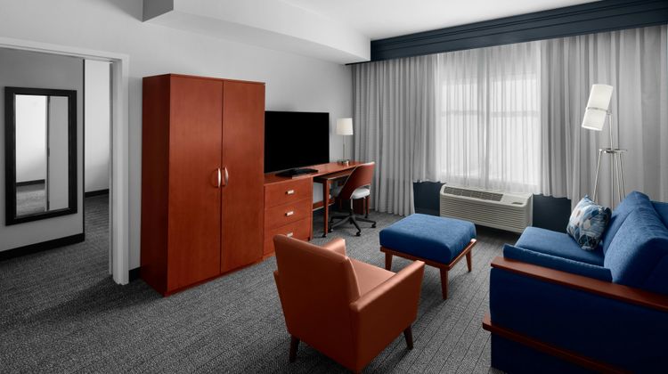 Courtyard Santa Clarita Valencia Room