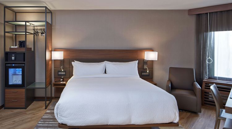 AC Hotel by Marriott Atlanta Downtown Room
