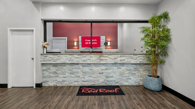 Red Roof Inn Sanford Lobby