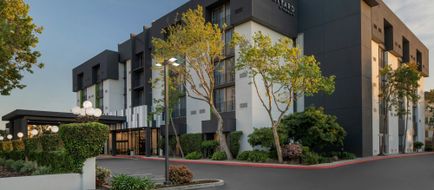 Courtyard San Jose Airport Exterior