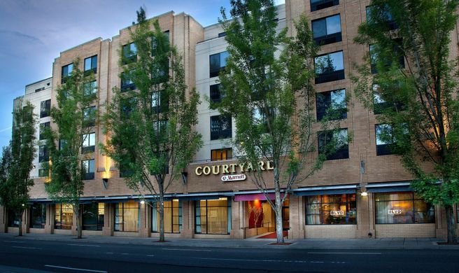 Courtyard Portland Downtown/Conv Ctr Exterior