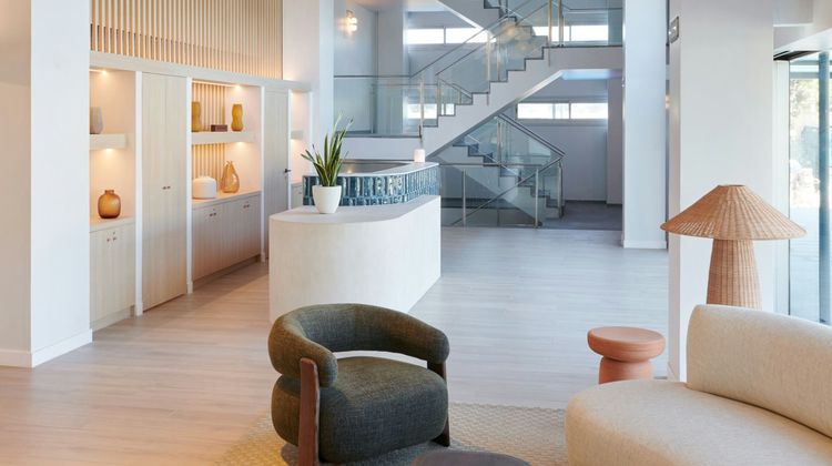 Le Meridien Ra Beach Hotel & Spa Lobby