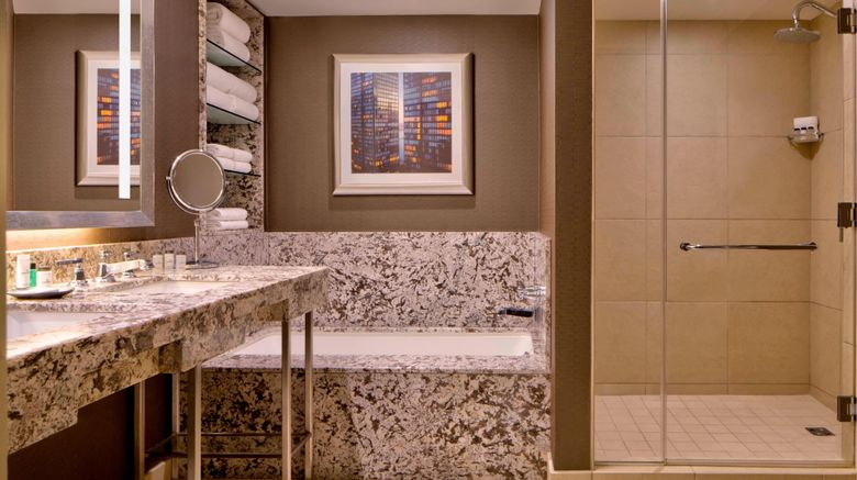 <b>Sheraton New York Times Square Hotel Room</b>. Images powered by <a href="https://www.leonardoworldwide.com/" title="Leonardo Worldwide" target="_blank">Leonardo</a>.