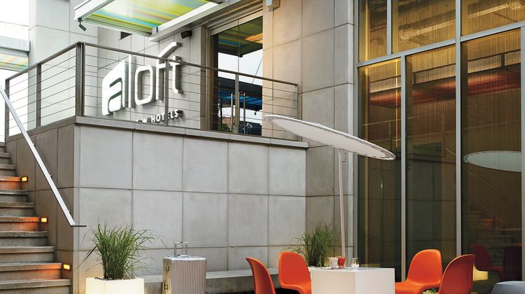 aloft Harlem Exterior