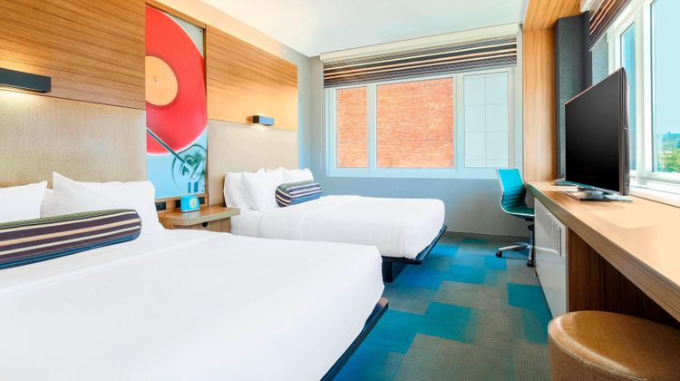 aloft Harlem Room