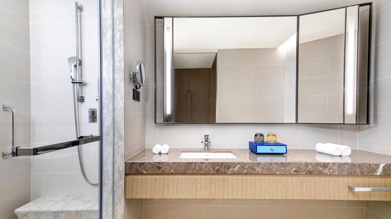 <b>Four Points Sheraton Wuchuan Loong Bay Room</b>. Images powered by <a href="https://www.leonardoworldwide.com/" title="Leonardo Worldwide" target="_blank">Leonardo</a>.