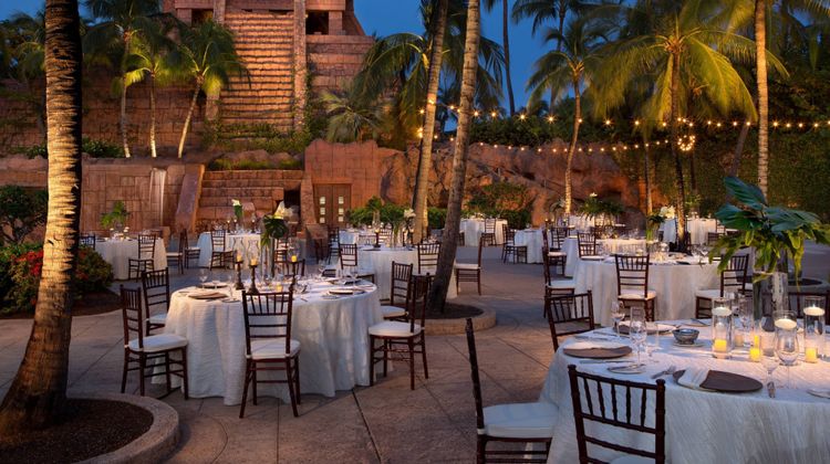 The Cove at Atlantis, Autograph Coll Meeting