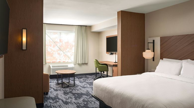 <b>Fairfield Inn & Suites Huntsville Suite</b>. Images powered by <a href="https://www.leonardoworldwide.com/" title="Leonardo Worldwide" target="_blank">Leonardo</a>.