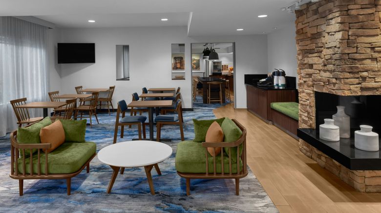<b>Fairfield Inn Santa Clarita Valencia Lobby</b>. Images powered by <a href="https://www.leonardoworldwide.com/" title="Leonardo Worldwide" target="_blank">Leonardo</a>.
