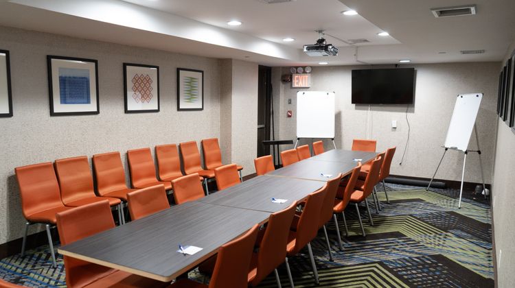 Holiday Inn Express Maspeth Meeting