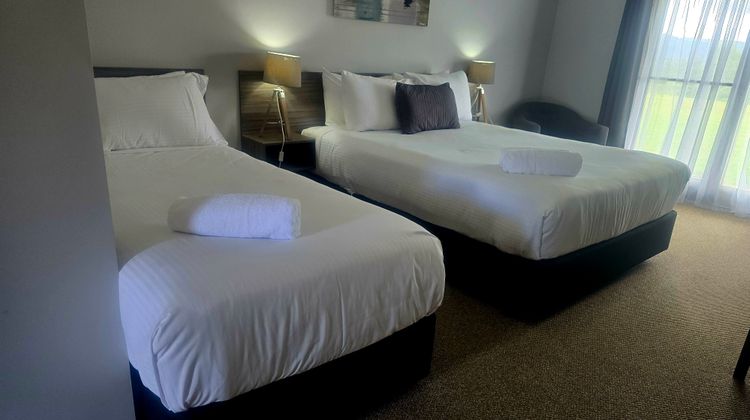 Lookout Motor Inn Room