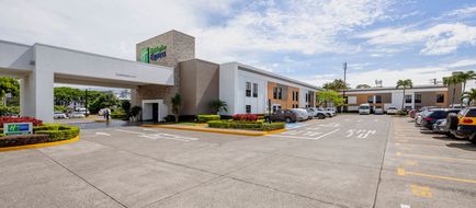 Holiday Inn Express Exterior