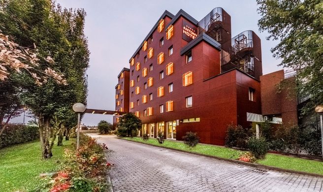 Antony Hotel Exterior