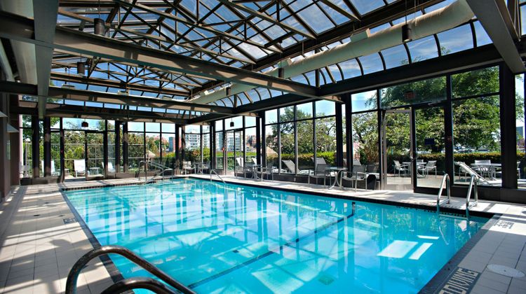 Delta Hotel Victoria Ocean Pointe Resort Pool