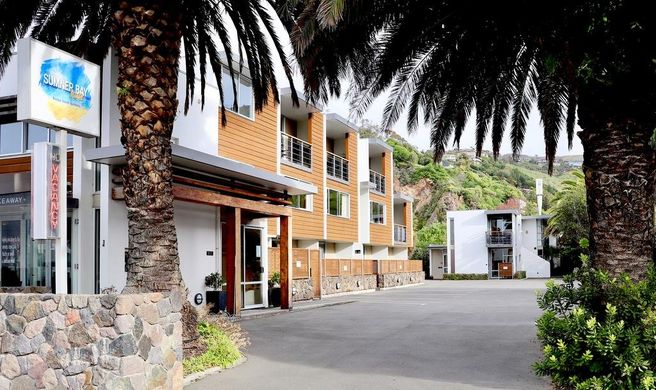 Sumner Bay Motel Exterior