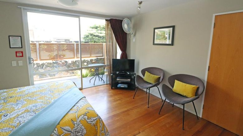 <b>Sumner Bay Motel Lobby</b>. Images powered by <a href="https://www.leonardoworldwide.com/" title="Leonardo Worldwide" target="_blank">Leonardo</a>.