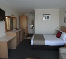Admiralty Inn Room