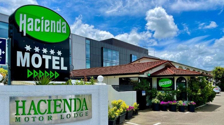Hacienda Motor Lodge Exterior. Images powered by <a href="https://www.leonardoworldwide.com" target="_blank" rel="noopener">Leonardo</a>.