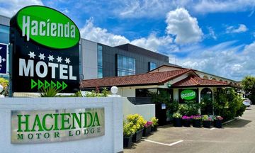 Hacienda Motor Lodge