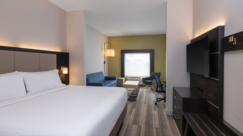 <b>Holiday Inn Express/Stes Lakeland South Suite</b>. Images powered by <a href="https://www.leonardoworldwide.com/" title="Leonardo Worldwide" target="_blank">Leonardo</a>.
