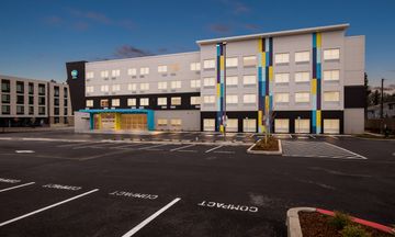 Tru by Hilton Beaverton