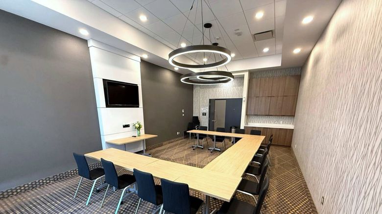 <b>Holiday Inn Gatineau Ottawa Meeting</b>. Images powered by <a href="https://www.leonardoworldwide.com/" title="Leonardo Worldwide" target="_blank">Leonardo</a>.