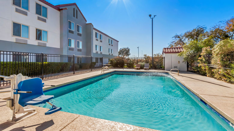 <b>Red Roof Inn Phoenix N- I-17 at Bell Rd Pool</b>. Images powered by <a href="https://www.leonardoworldwide.com/" title="Leonardo Worldwide" target="_blank">Leonardo</a>.